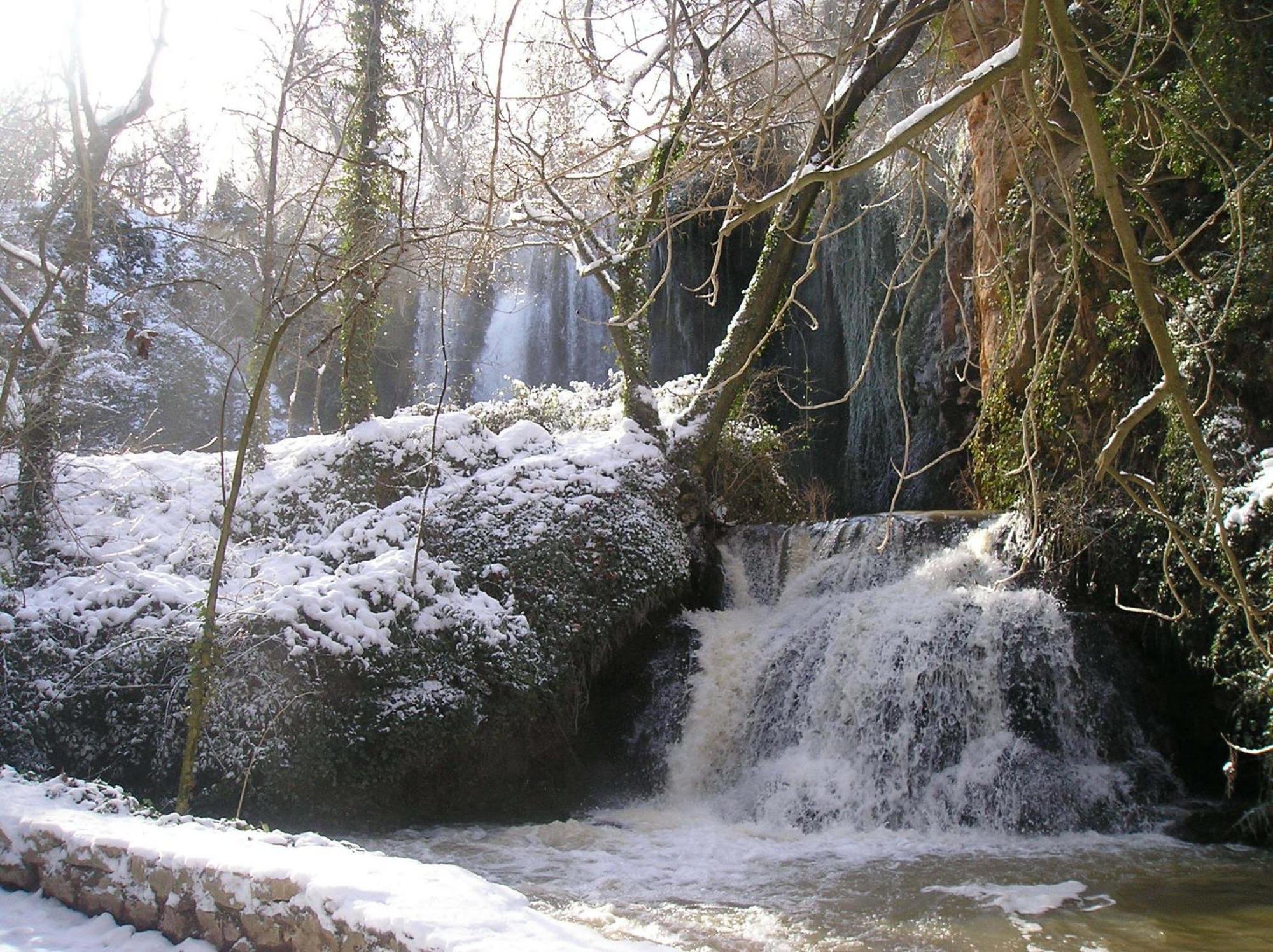 Casa Rural Ruta Del Agua 4 Hab Al Lado Monasterio De Piedra Munébrega Dış mekan fotoğraf